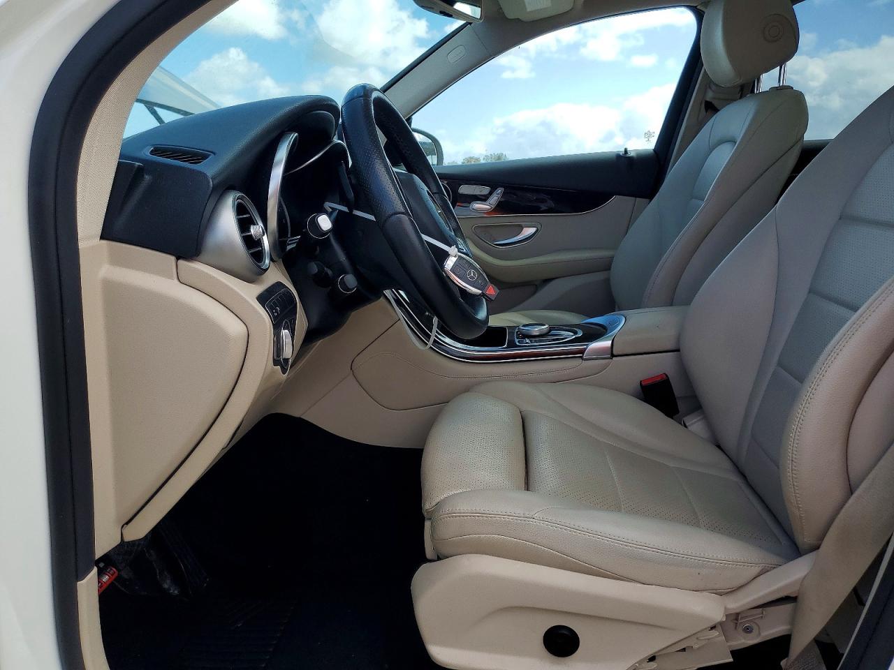 2018 MERCEDES-BENZ GLC 300 photo 13