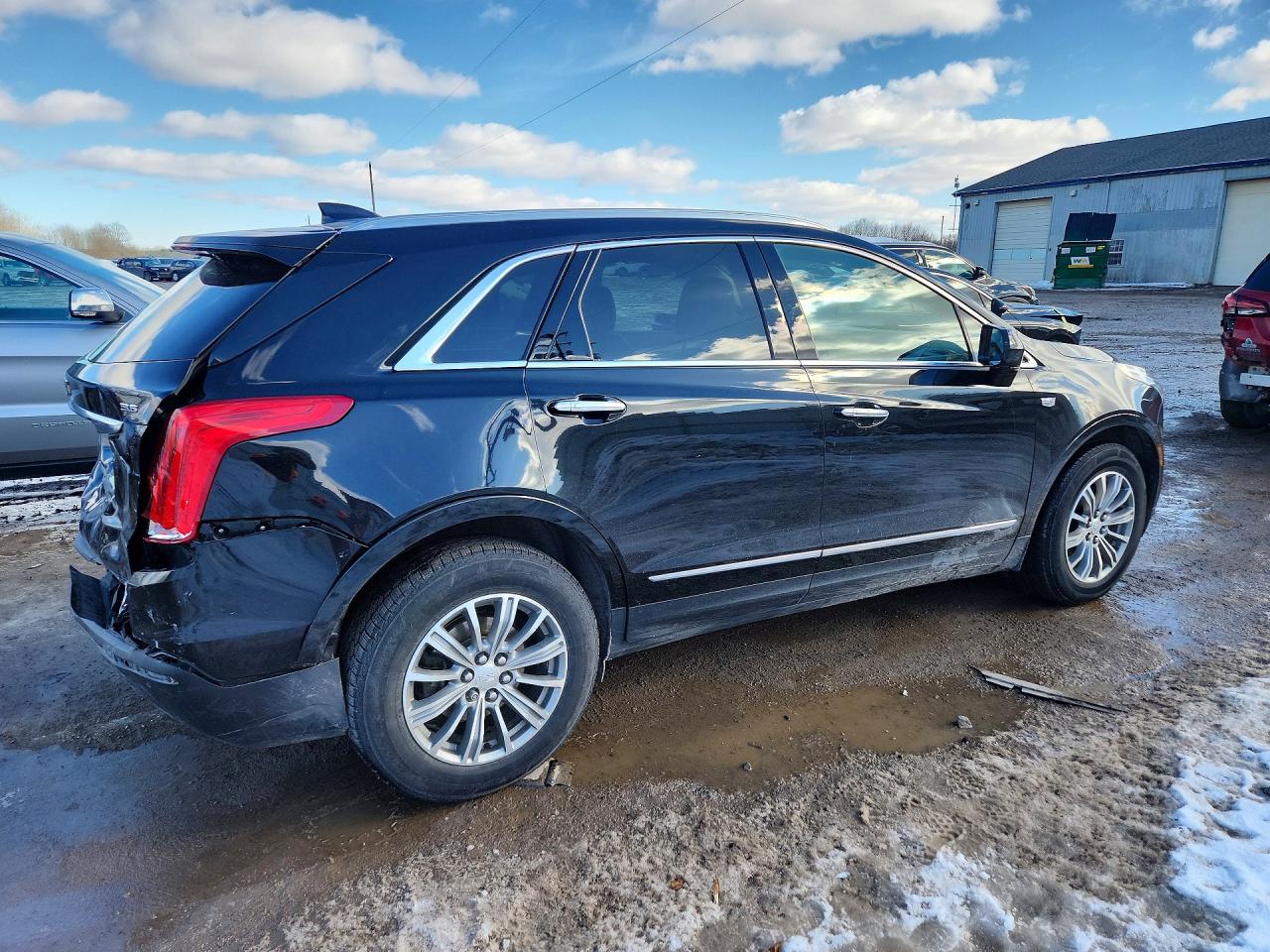 2017 CADILLAC XT5 LUXURY photo 3