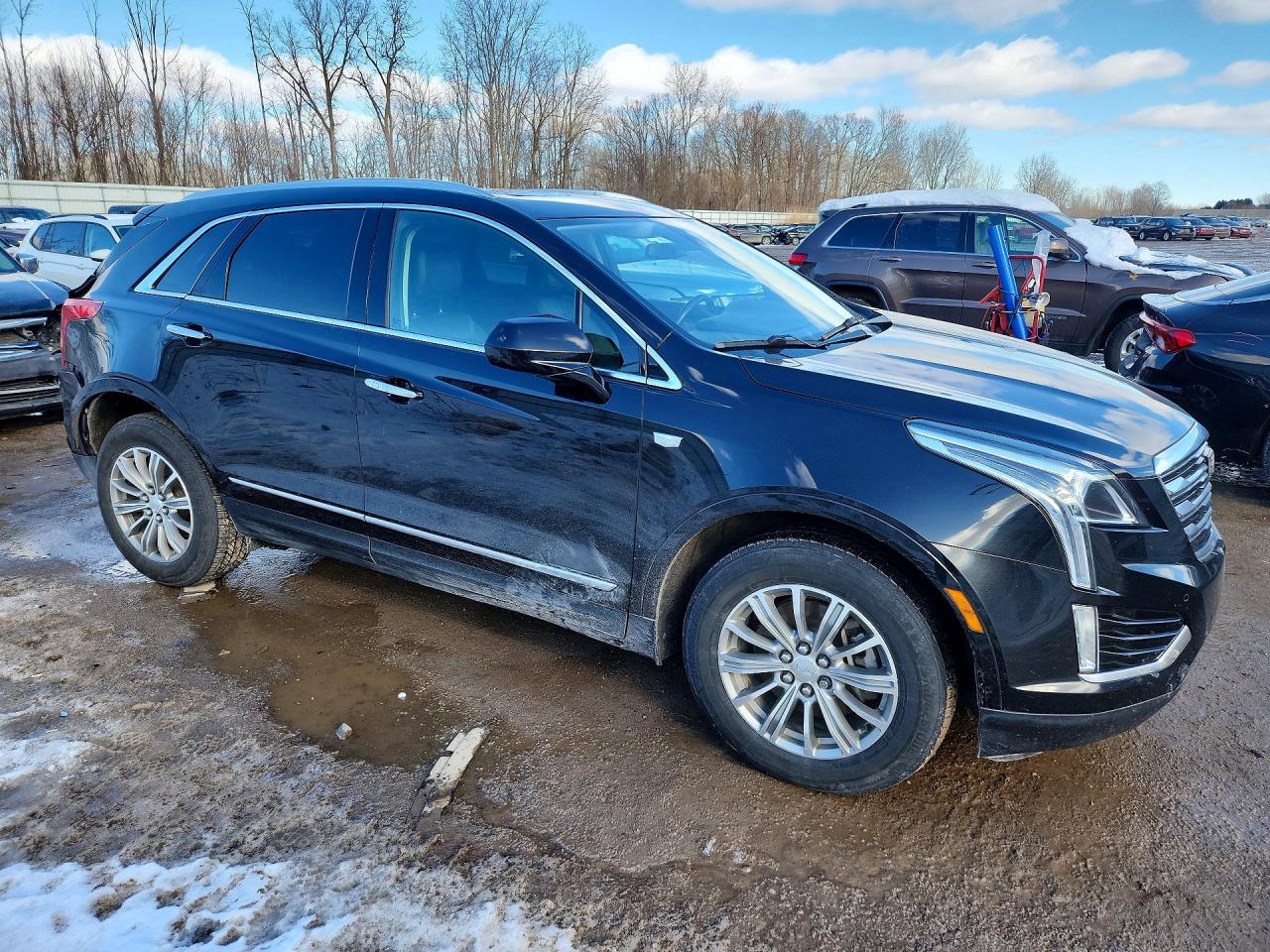 2017 CADILLAC XT5 LUXURY photo 4