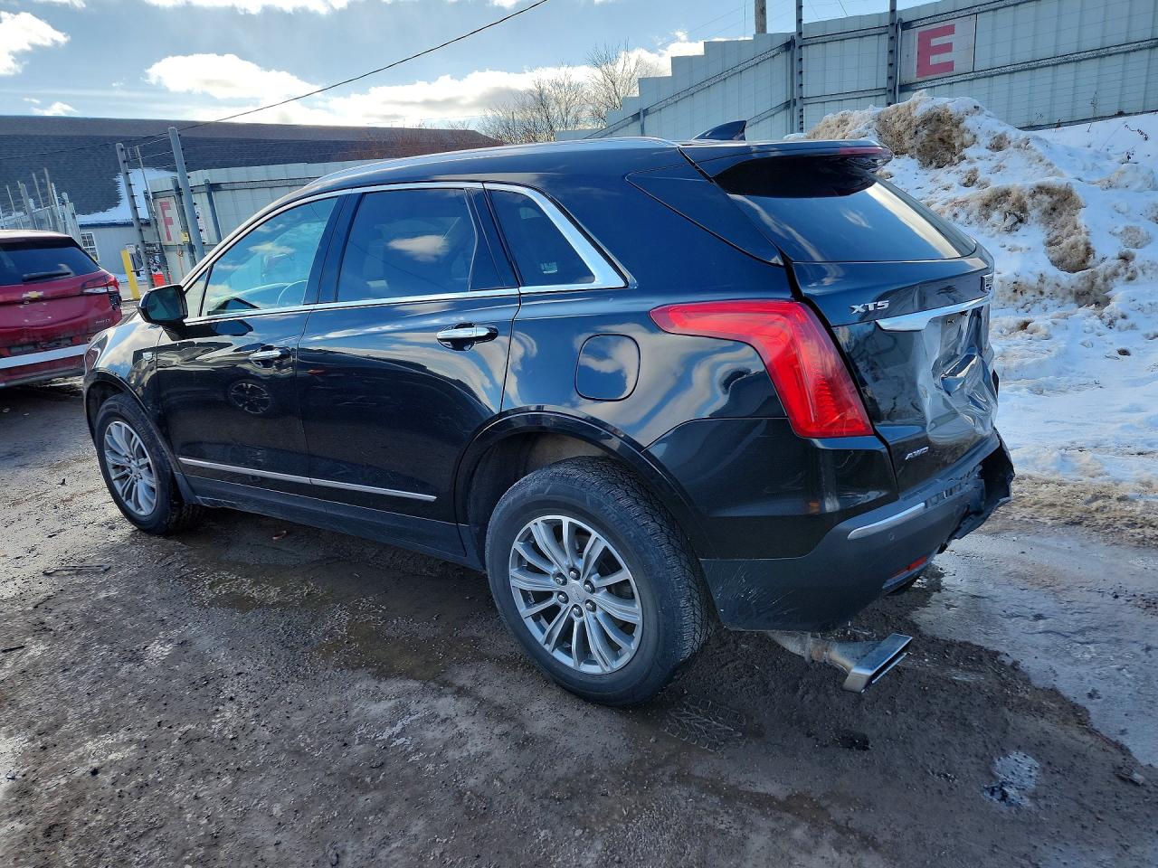 2017 CADILLAC XT5 LUXURY photo 2