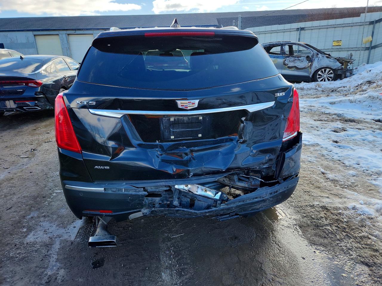 2017 CADILLAC XT5 LUXURY photo 6
