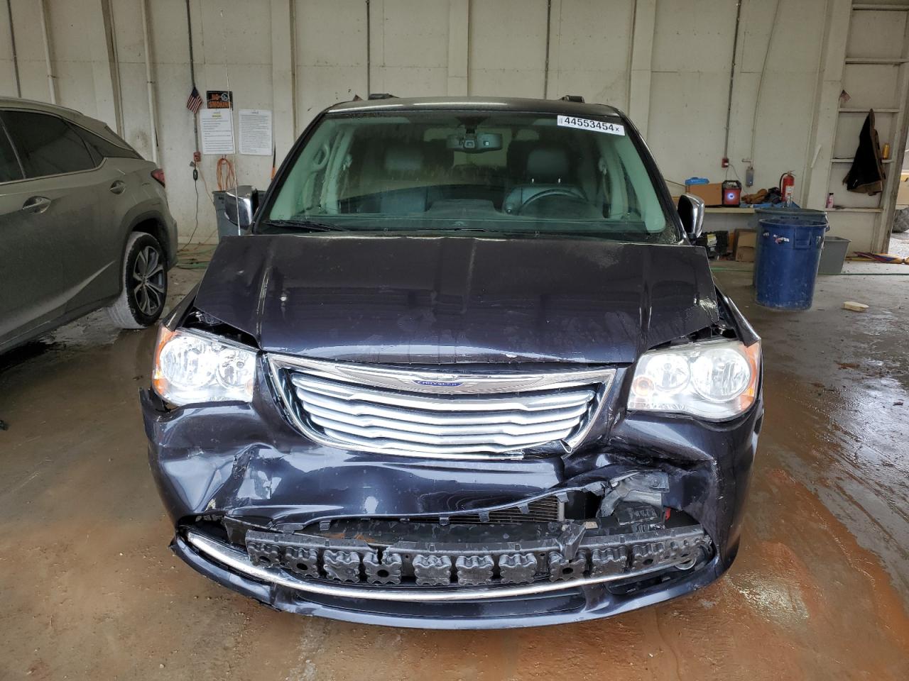 2013 CHRYSLER TOWN & COUNTRY TOURING L photo 9