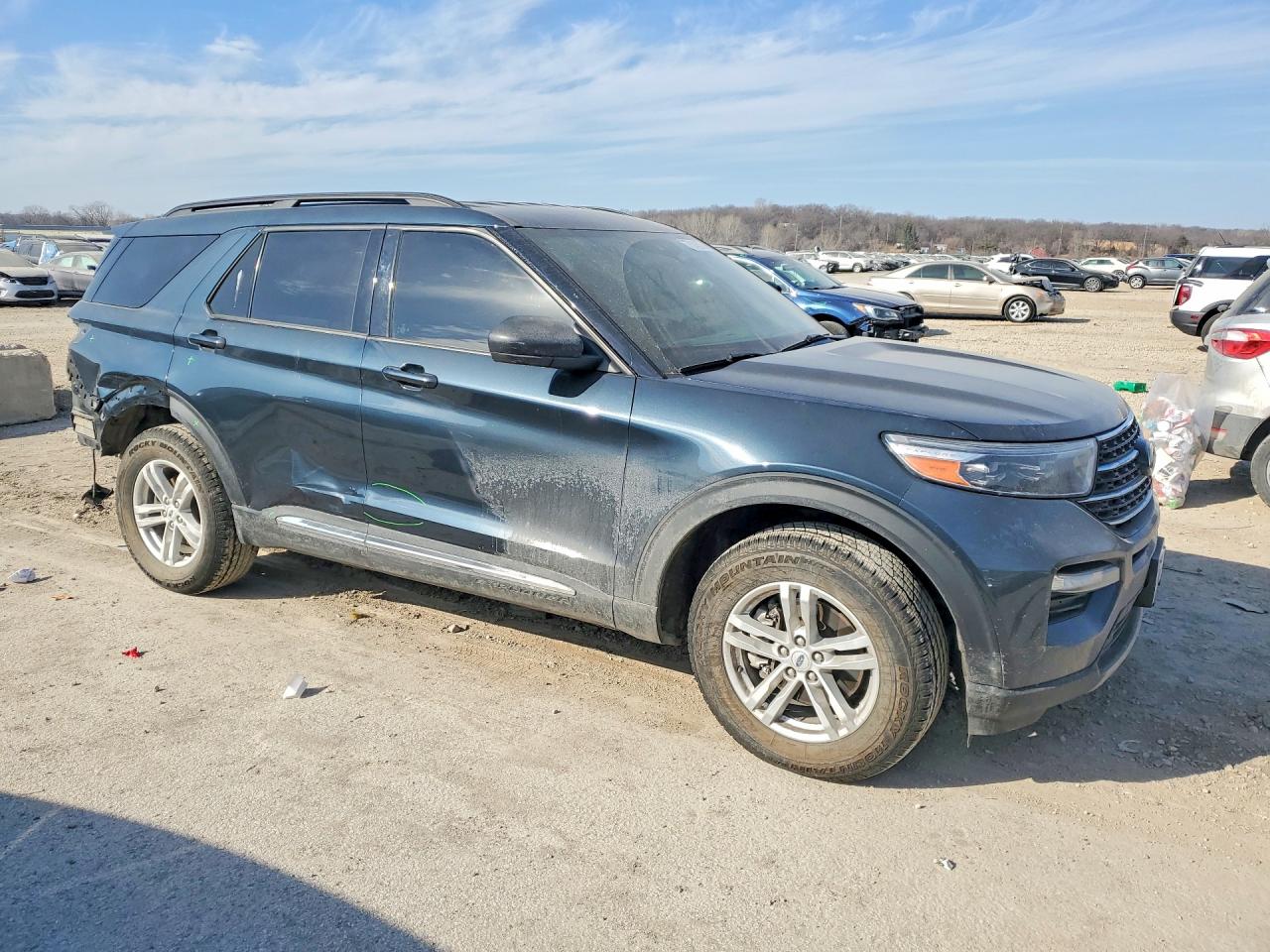 2023 FORD EXPLORER XLT photo 7