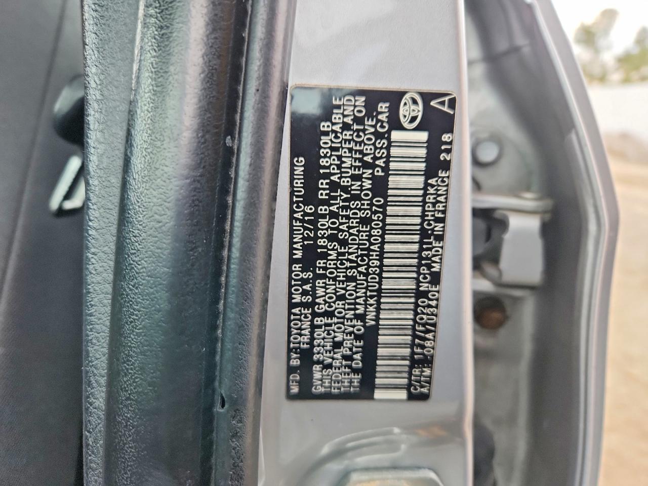 2017 TOYOTA YARIS photo 13
