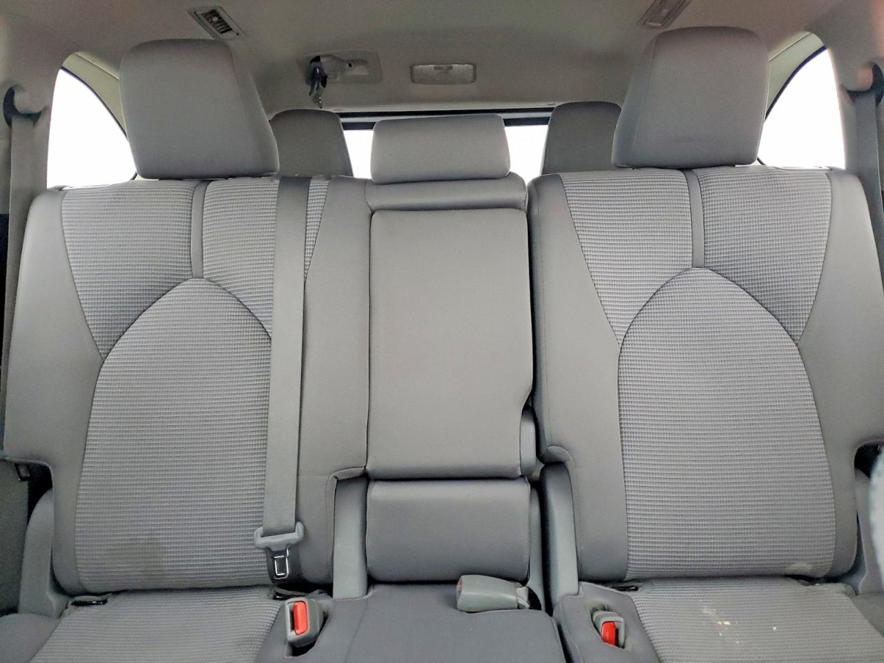 2021 TOYOTA HIGHLANDER HYBRID LE photo 19