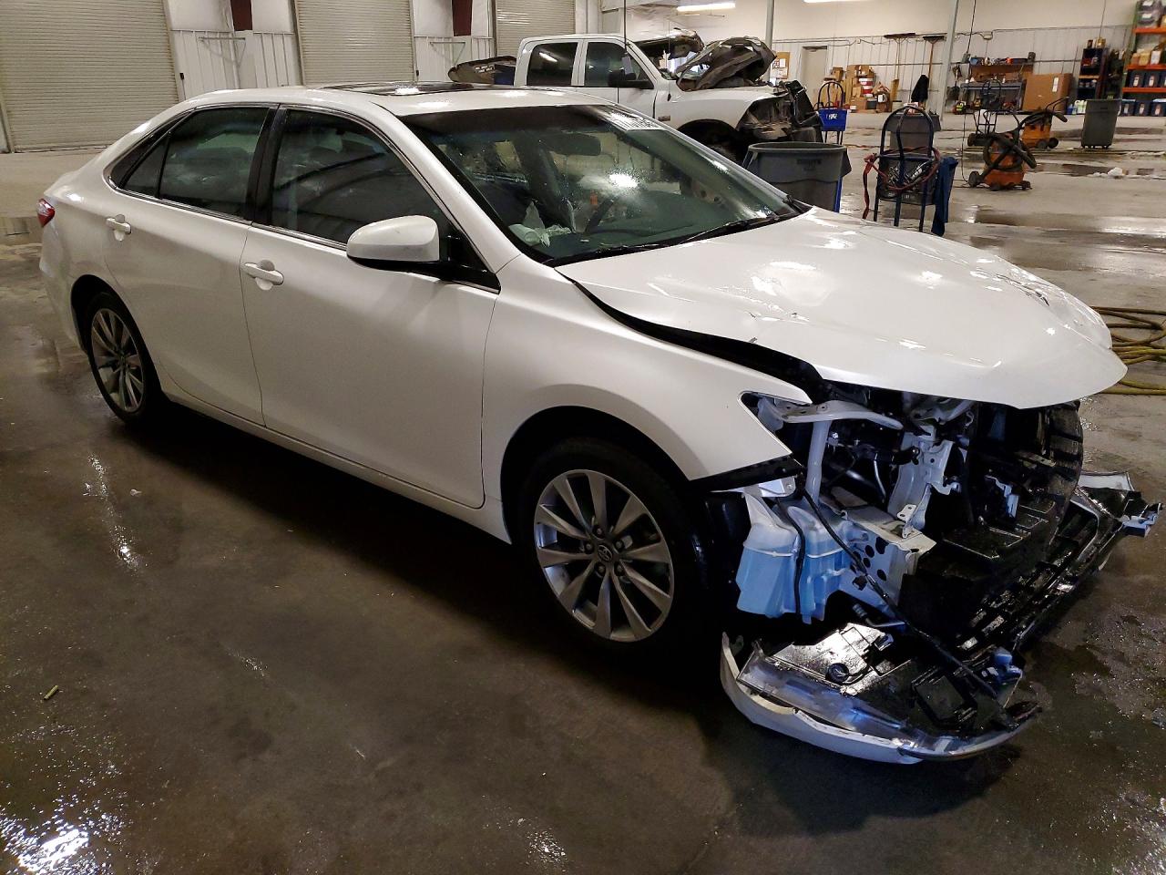 2016 TOYOTA CAMRY photo 4