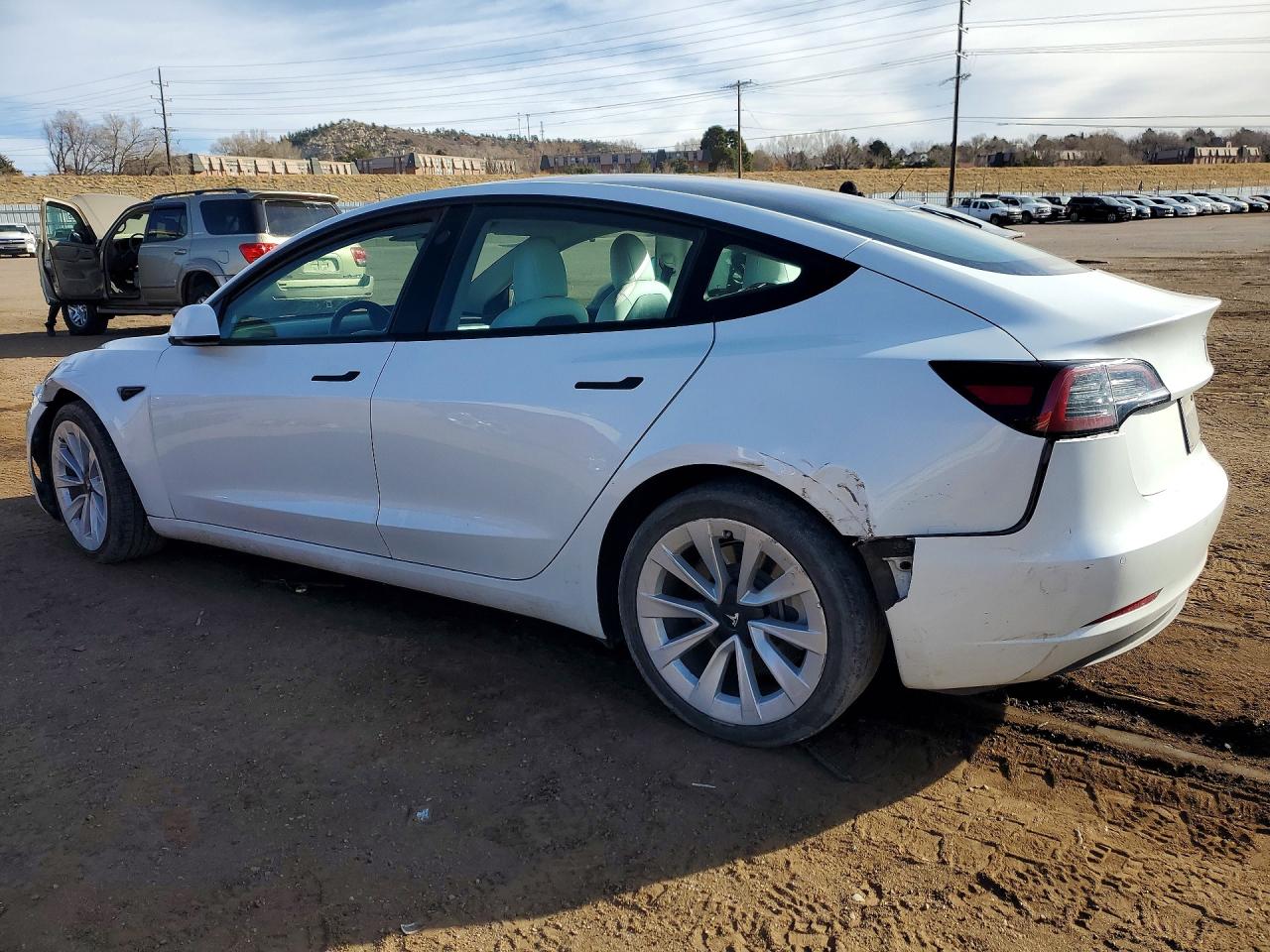 2022 TESLA MODEL 3 photo 4