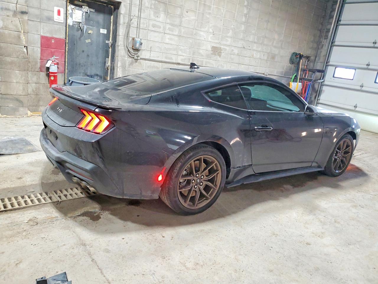 2024 FORD MUSTANG GT photo 9