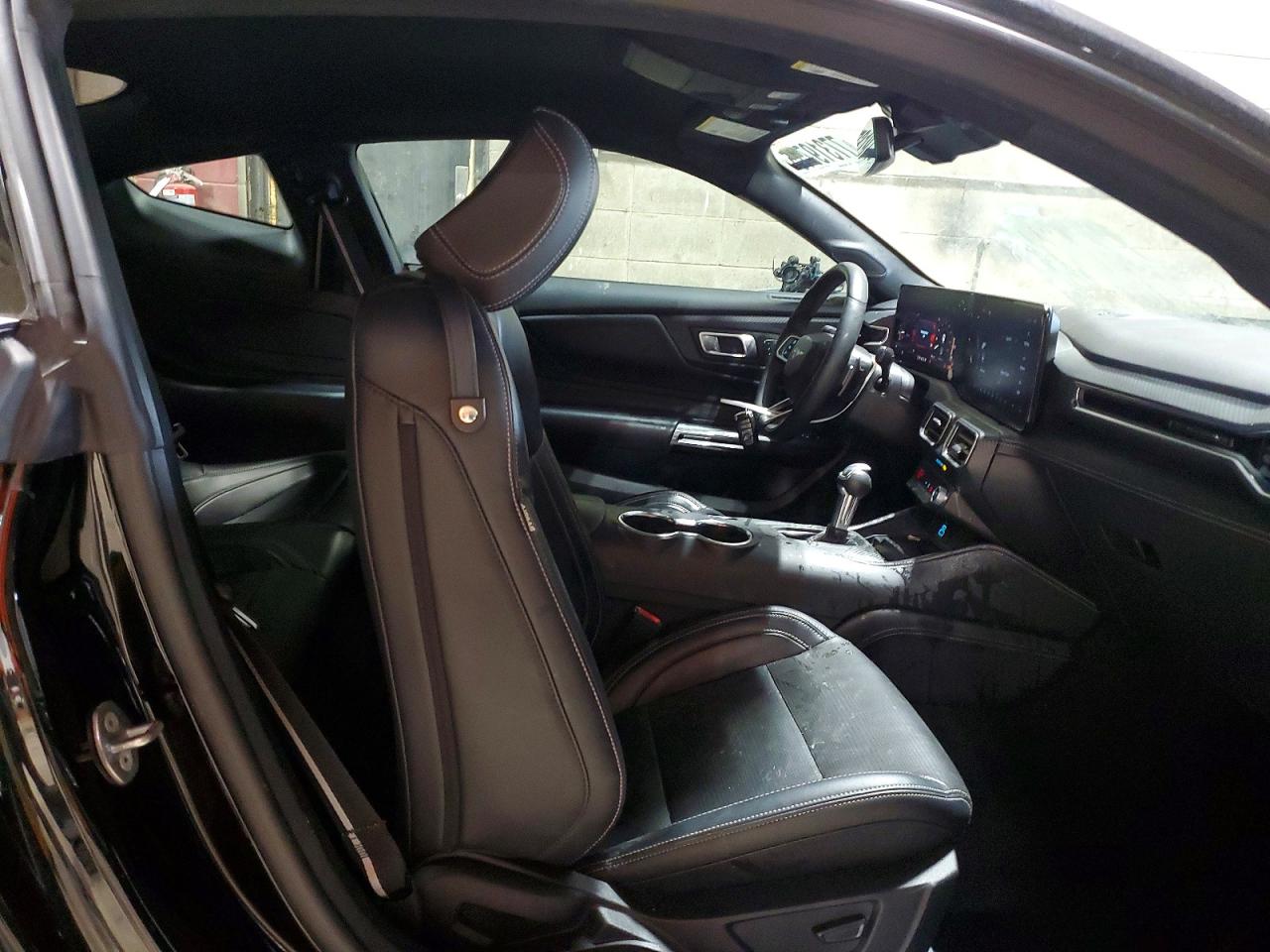 2024 FORD MUSTANG GT photo 37