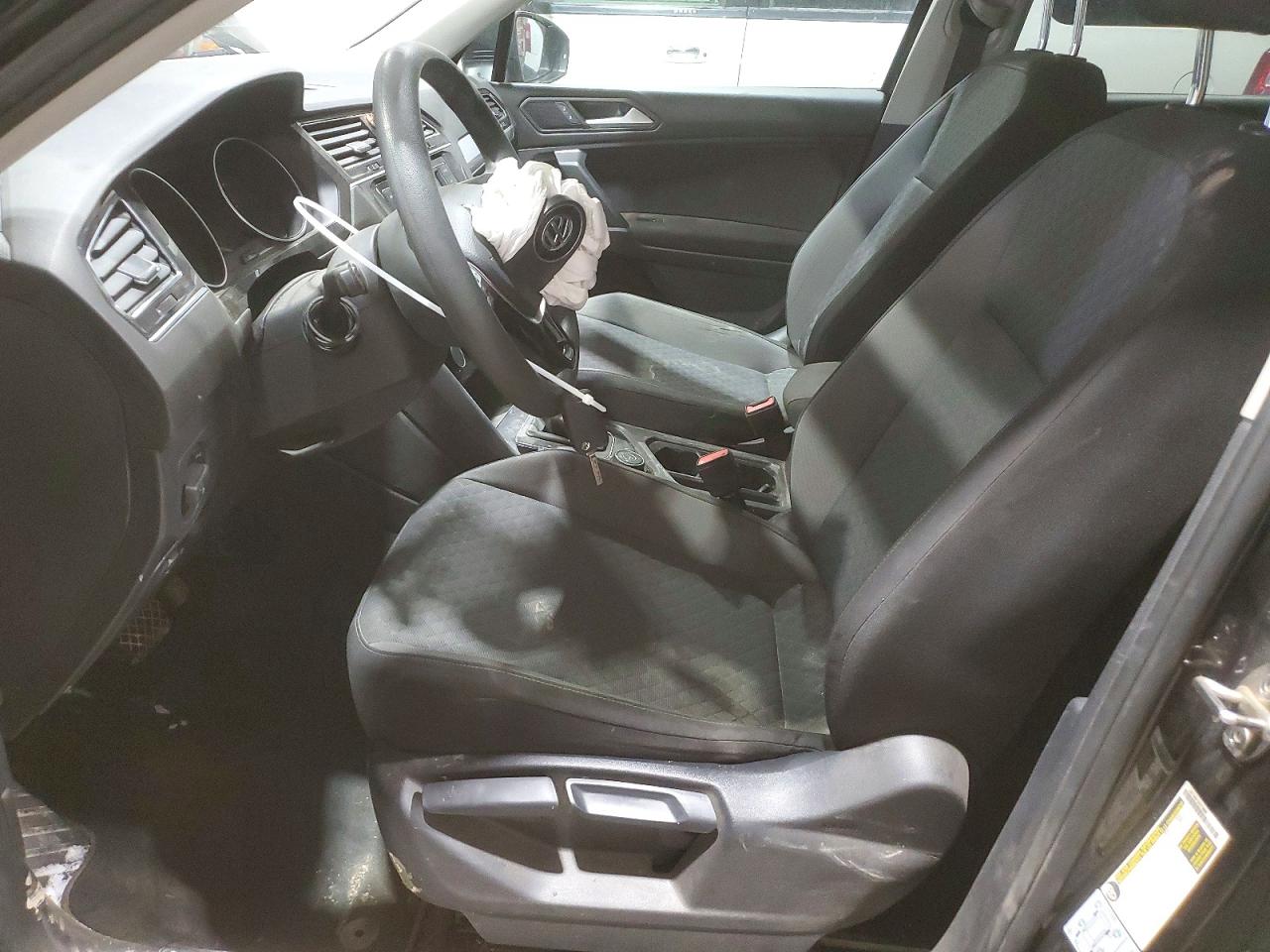2020 VOLKSWAGEN TIGUAN S photo 13
