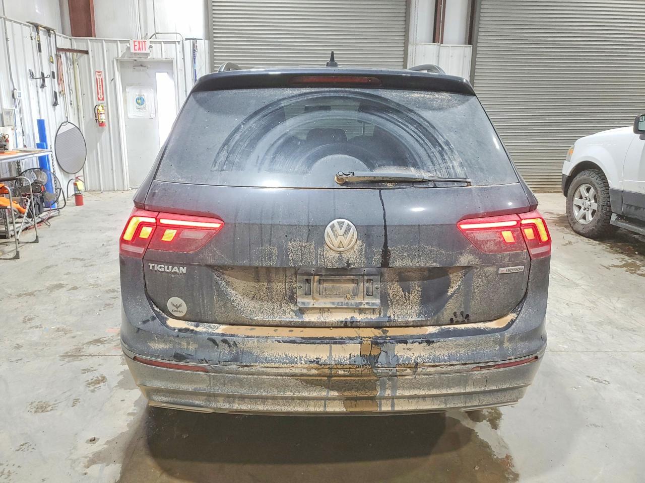 2020 VOLKSWAGEN TIGUAN S photo 11