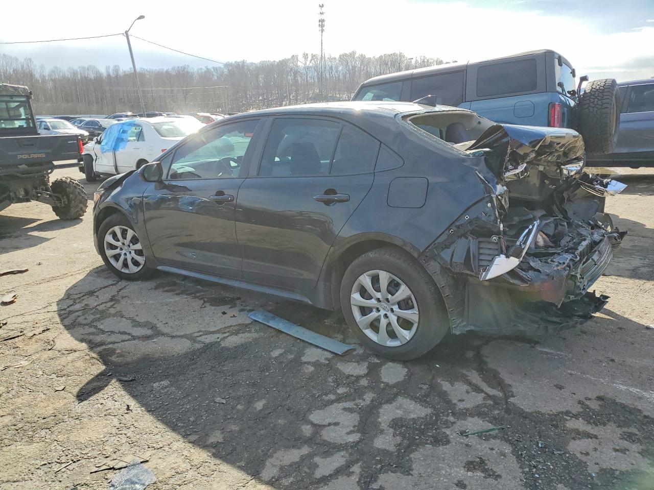2022 TOYOTA COROLLA LE photo 2