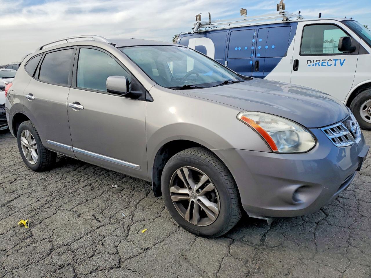 2013 NISSAN ROGUE S photo 4