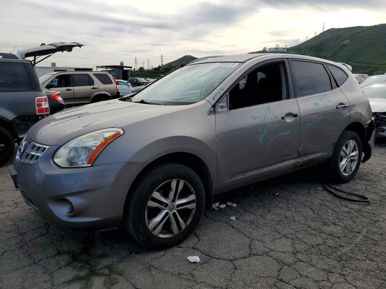 2013 NISSAN ROGUE