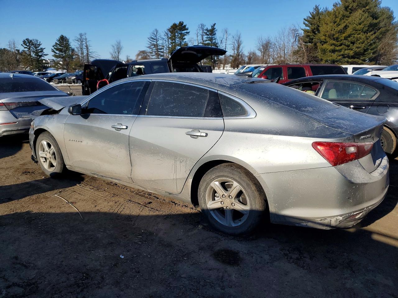 2023 CHEVROLET MALIBU LS photo 3