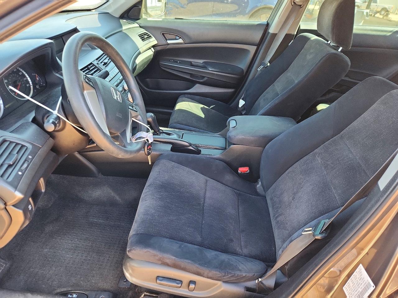 2010 HONDA ACCORD LXP photo 7