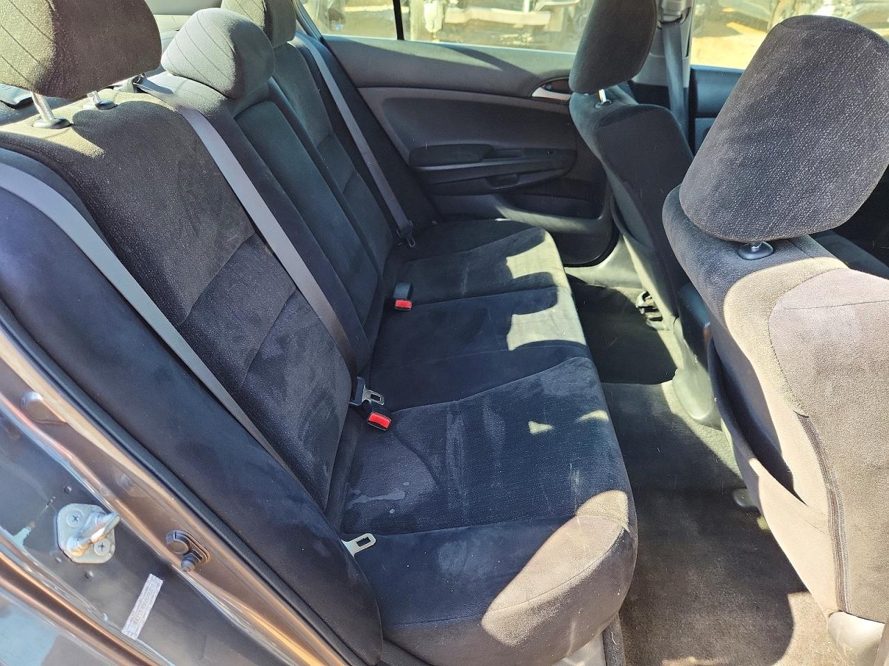 2010 HONDA ACCORD LXP photo 10