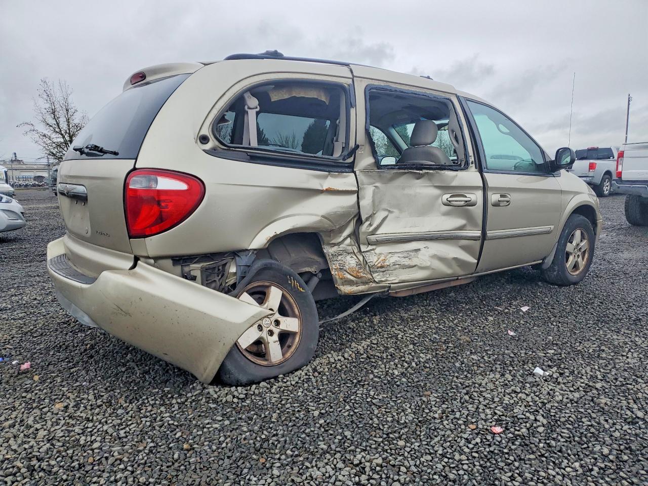 2006 CHRYSLER TOWN & COUNTRY TOURING photo 5