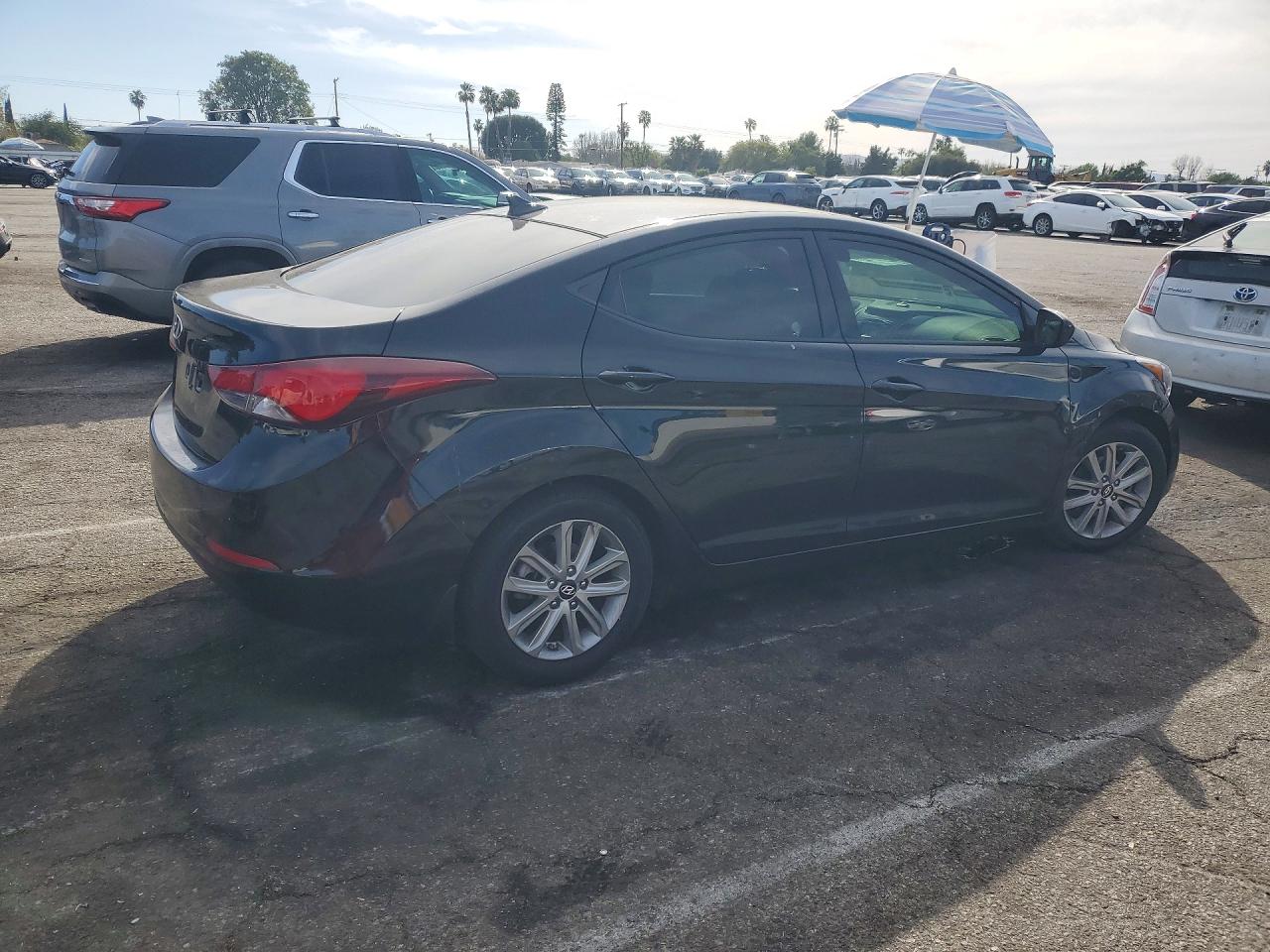 2015 HYUNDAI ELANTRA SE photo 5
