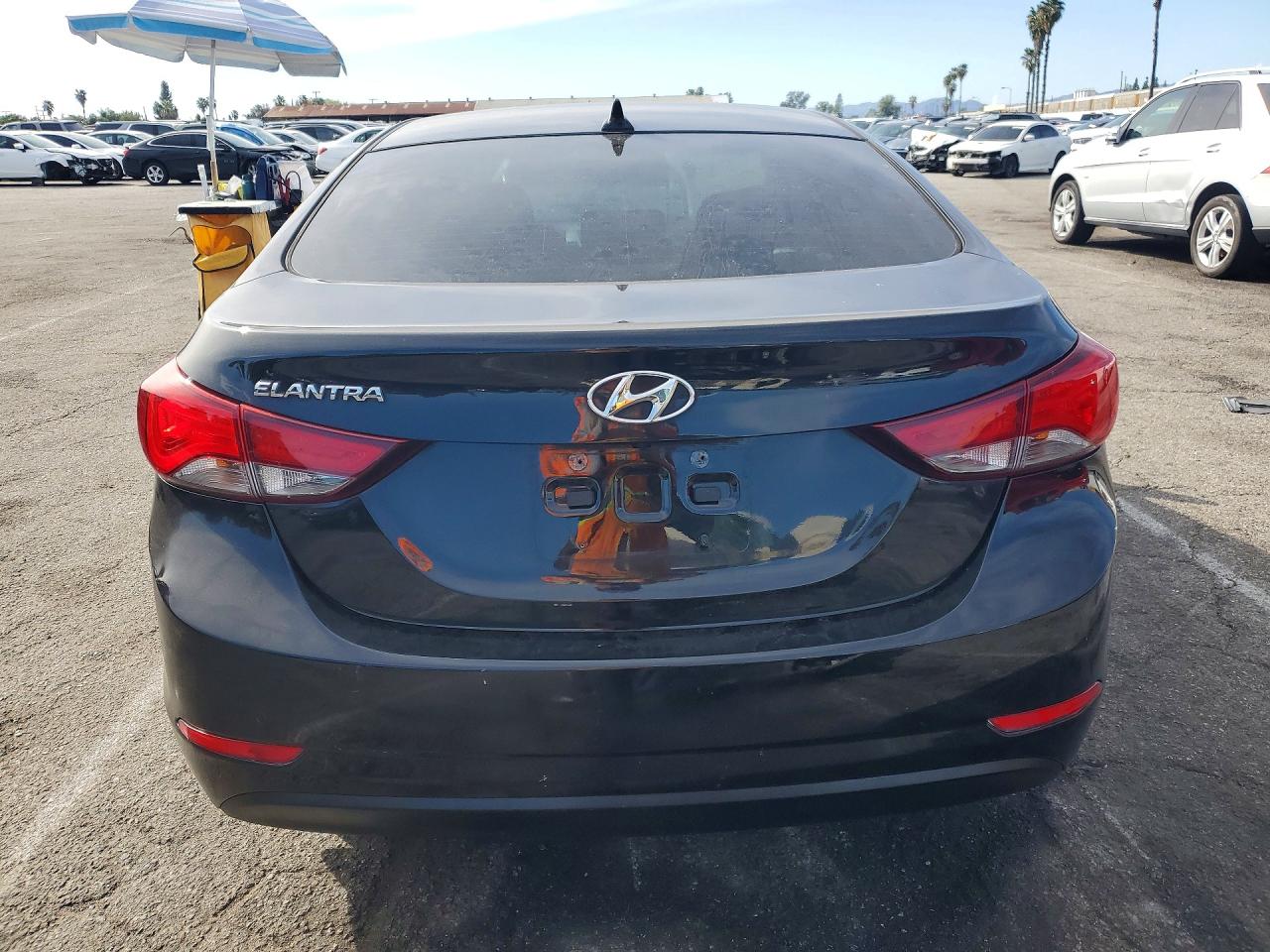 2015 HYUNDAI ELANTRA SE photo 11
