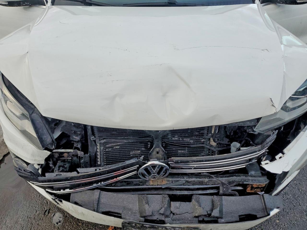 2017 VOLKSWAGEN TIGUAN SEL photo 34