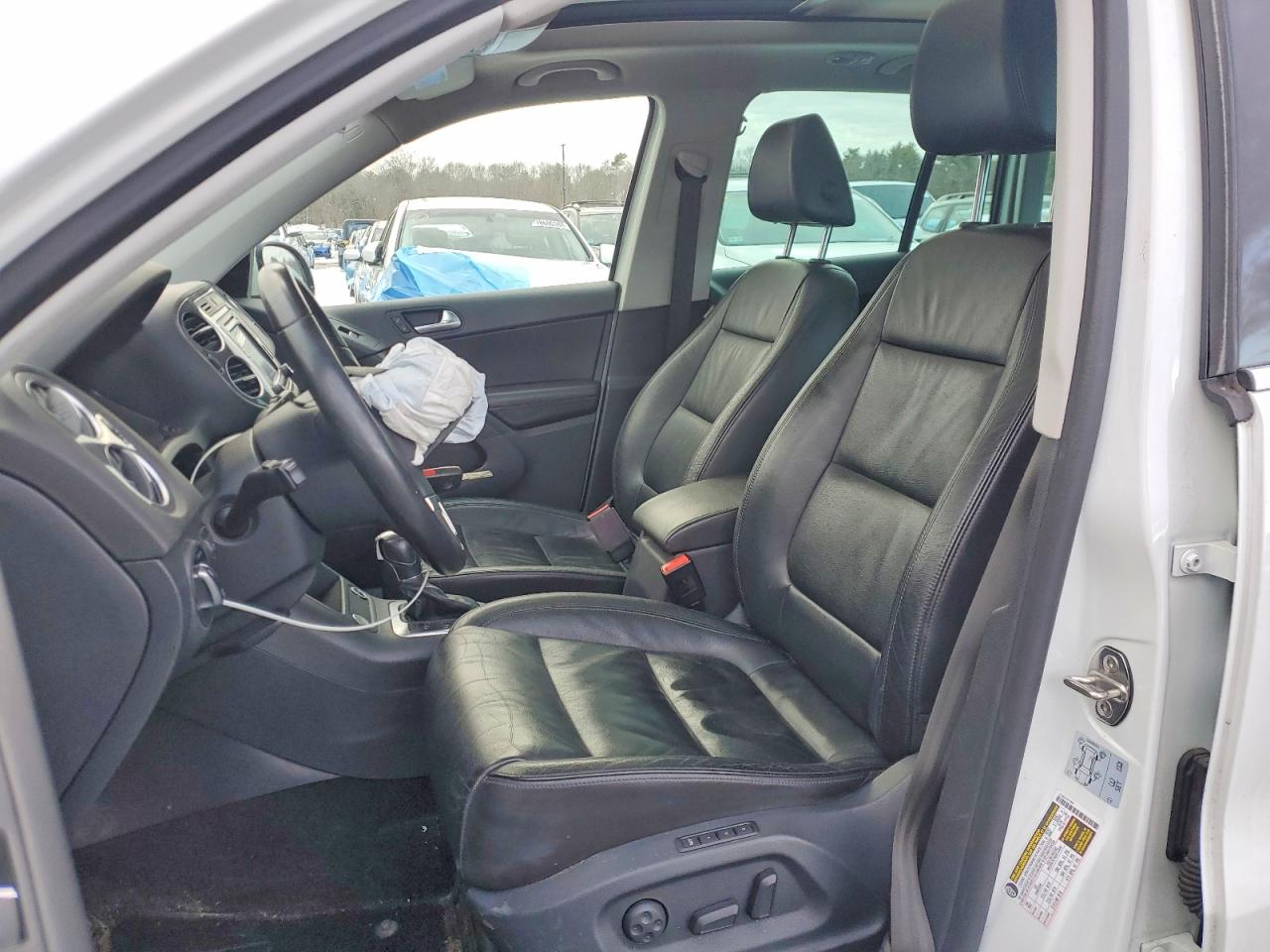 2017 VOLKSWAGEN TIGUAN SEL photo 19