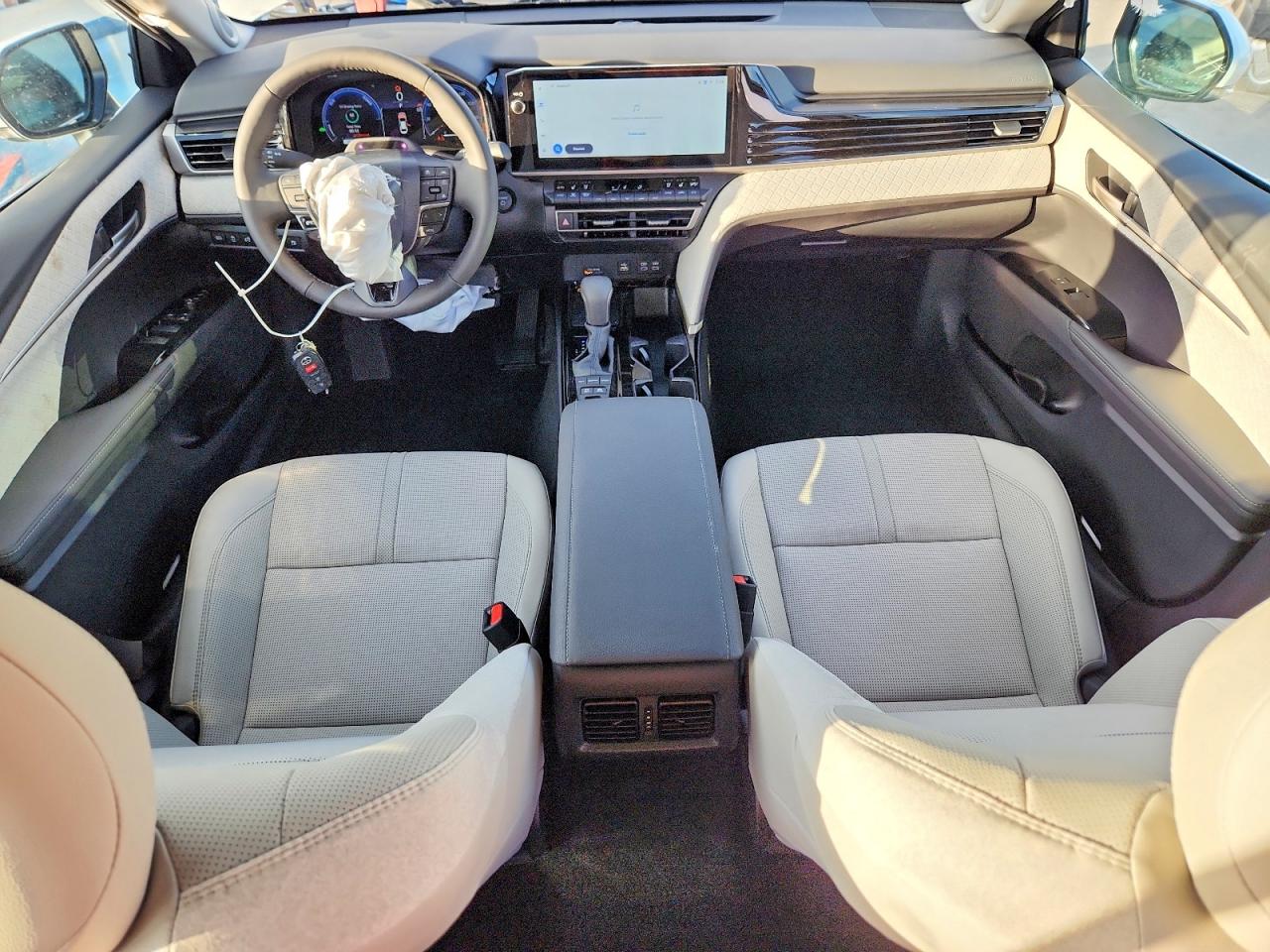 2026 TOYOTA CAMRY XLE photo 8