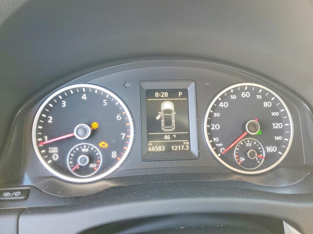 2013 VOLKSWAGEN TIGUAN S photo 9