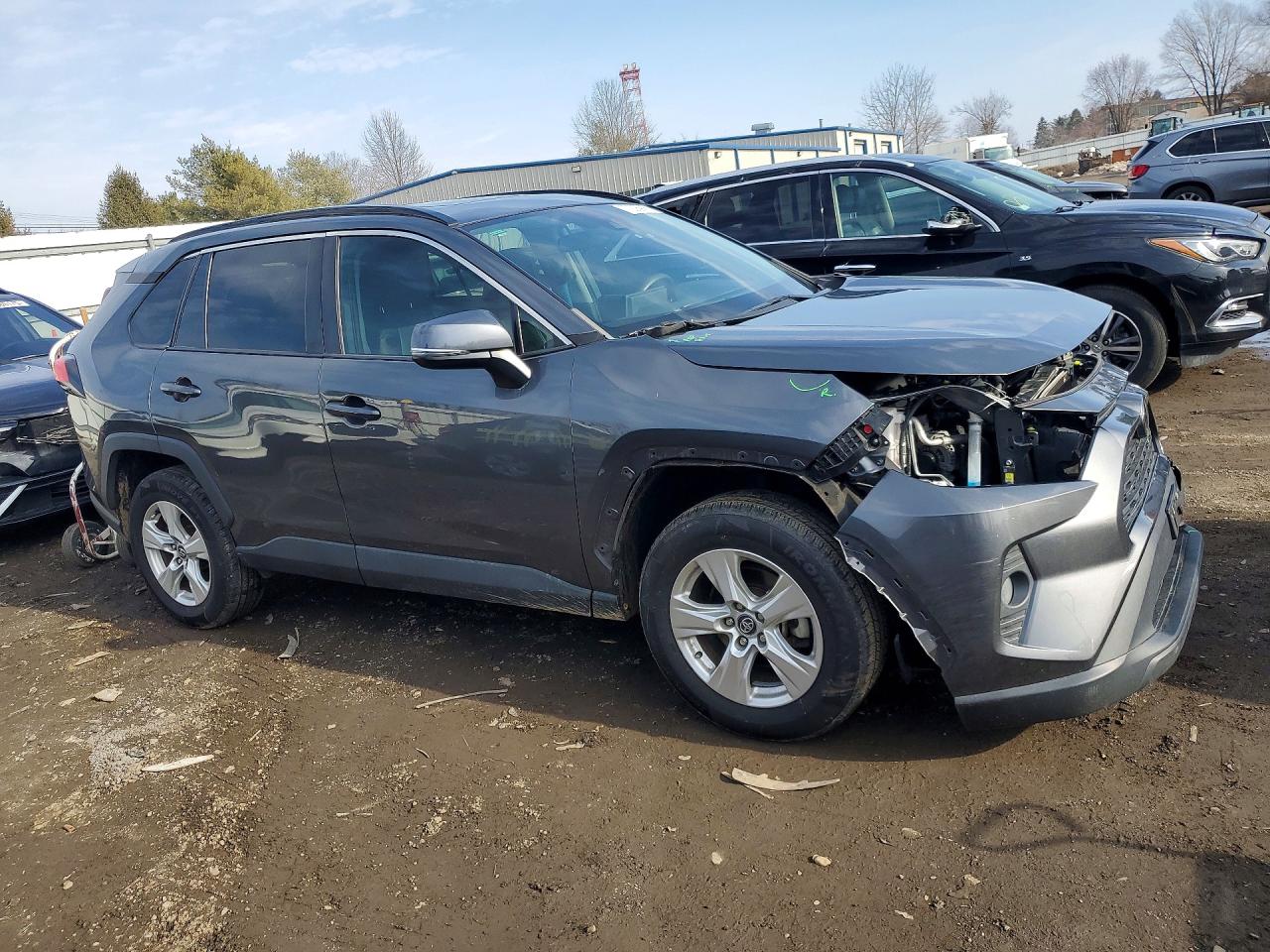 2021 TOYOTA RAV4 XLE photo 10