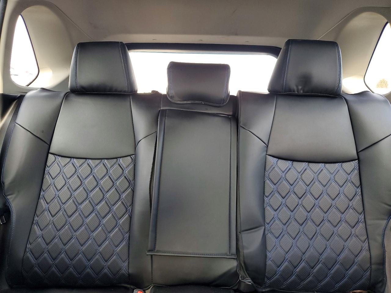 2021 TOYOTA RAV4 XLE photo 28