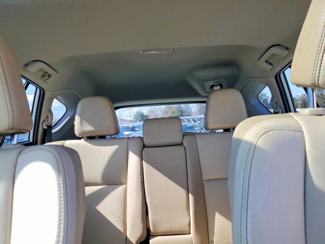 2014 TOYOTA RAV4 photo 10