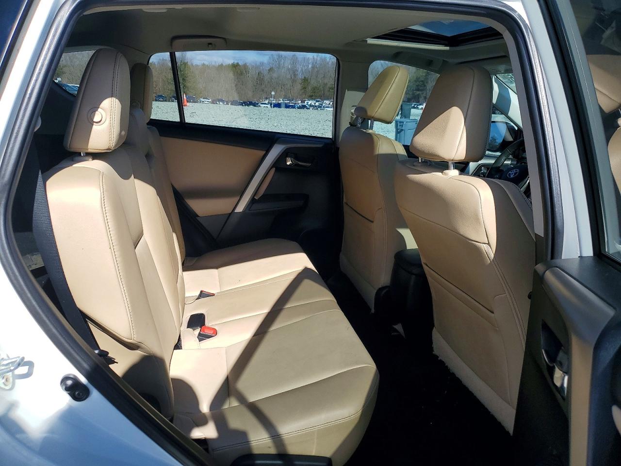 2014 TOYOTA RAV4 photo 11