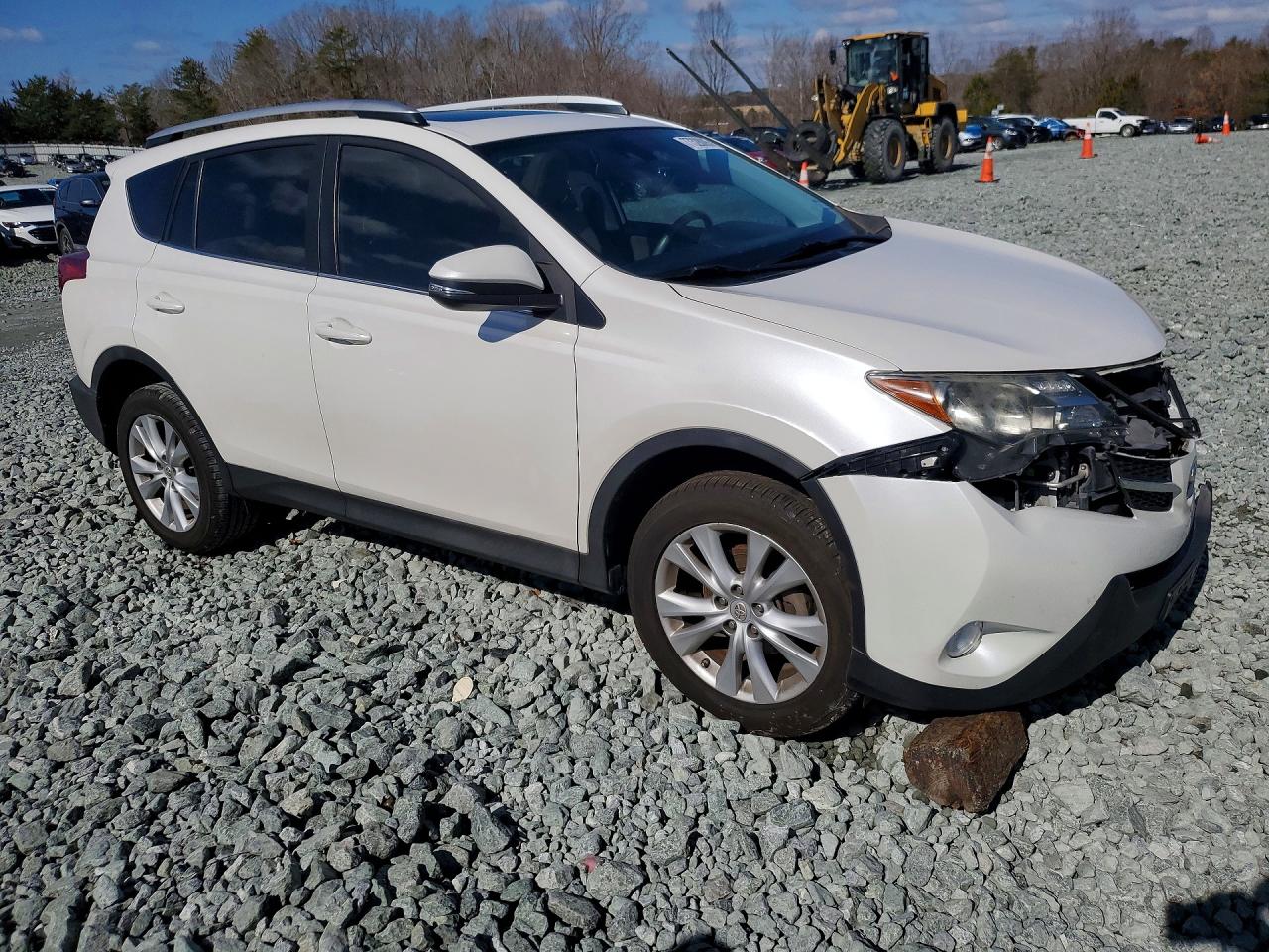 2014 TOYOTA RAV4 photo 4