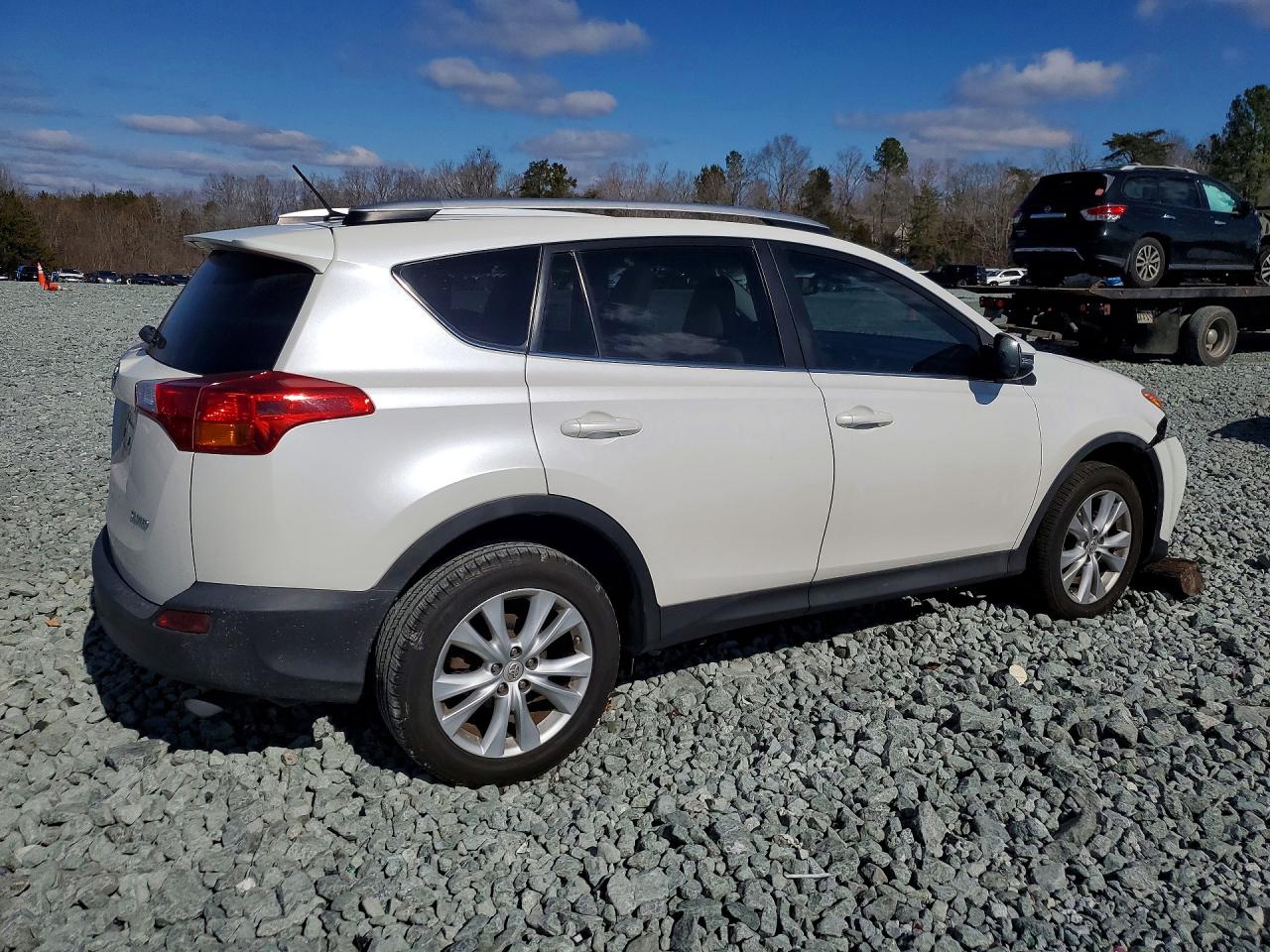 2014 TOYOTA RAV4 photo 3