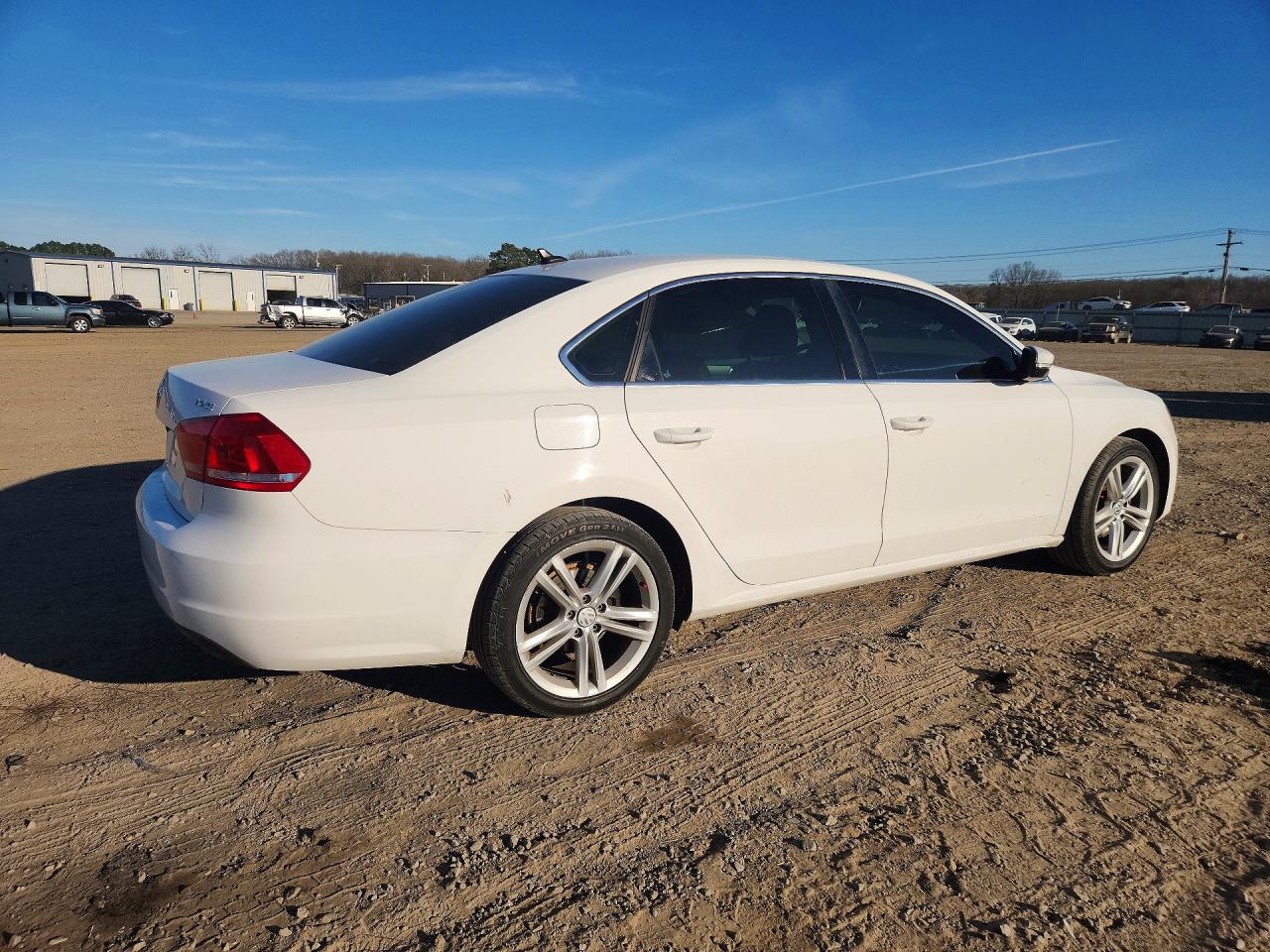 2014 VOLKSWAGEN PASSAT SE photo 5