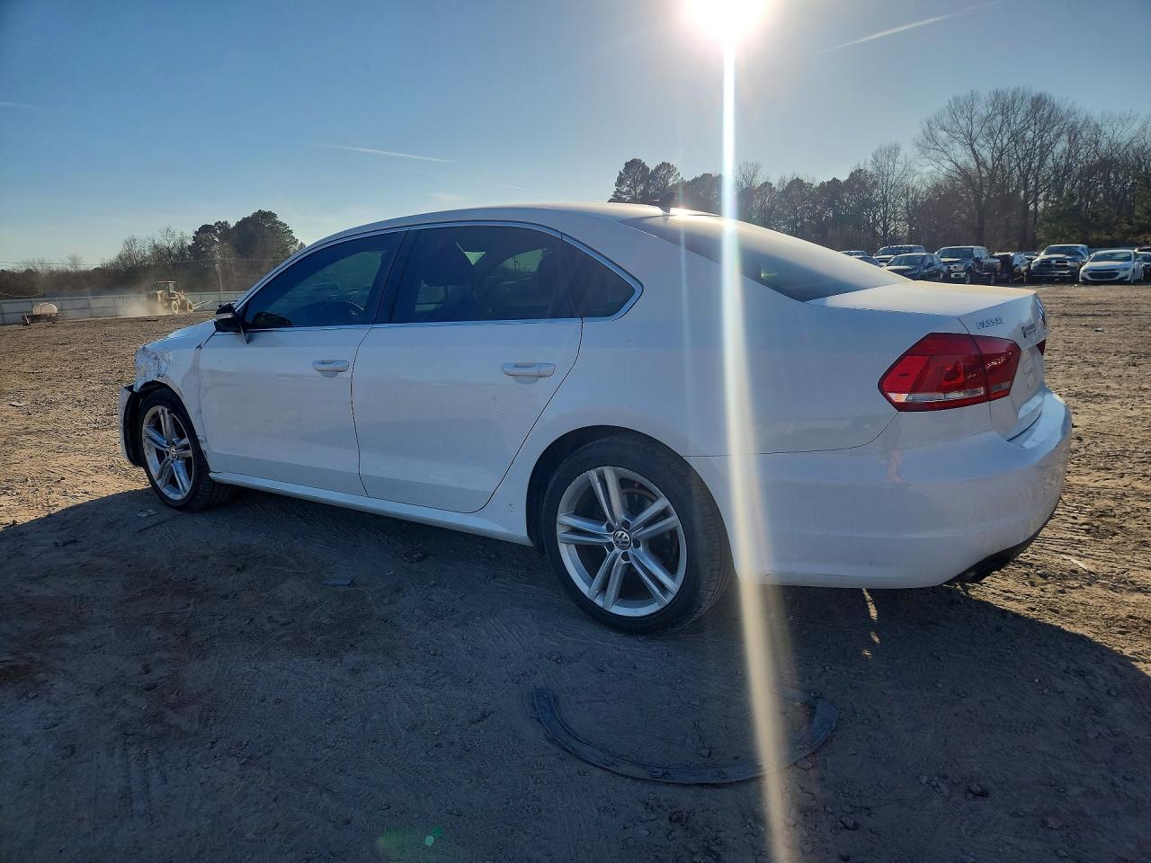 2014 VOLKSWAGEN PASSAT SE photo 3