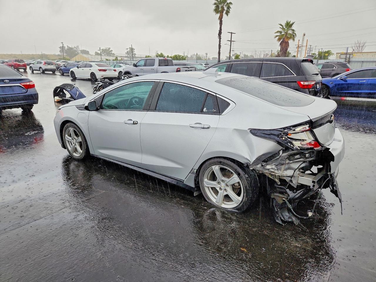 2016 CHEVROLET VOLT LT photo 3