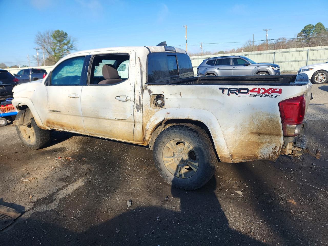 2019 TOYOTA TACOMA TRD SPORT photo 3
