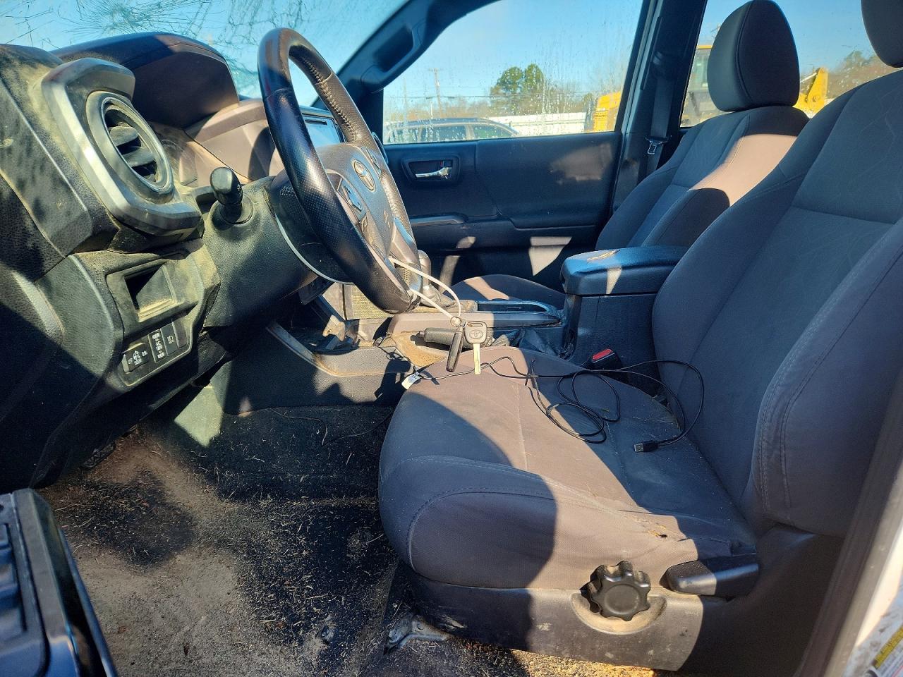 2019 TOYOTA TACOMA TRD SPORT photo 13