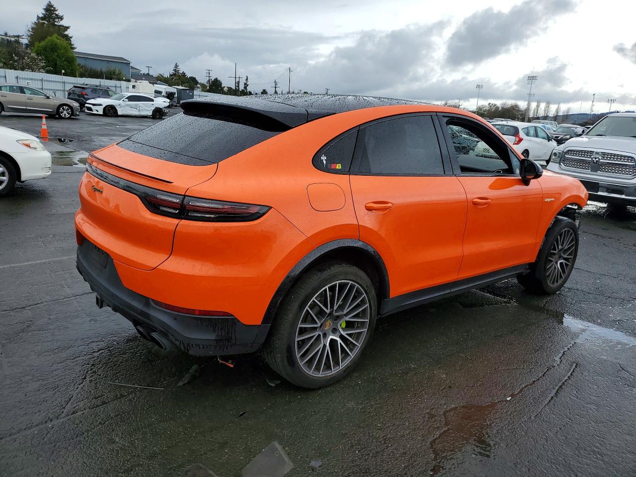 2022 PORSCHE CAYENNE E HYBRID COUPE photo 3