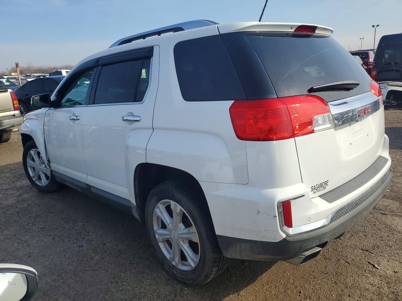 2017 GMC TERRAIN SLT photo 2