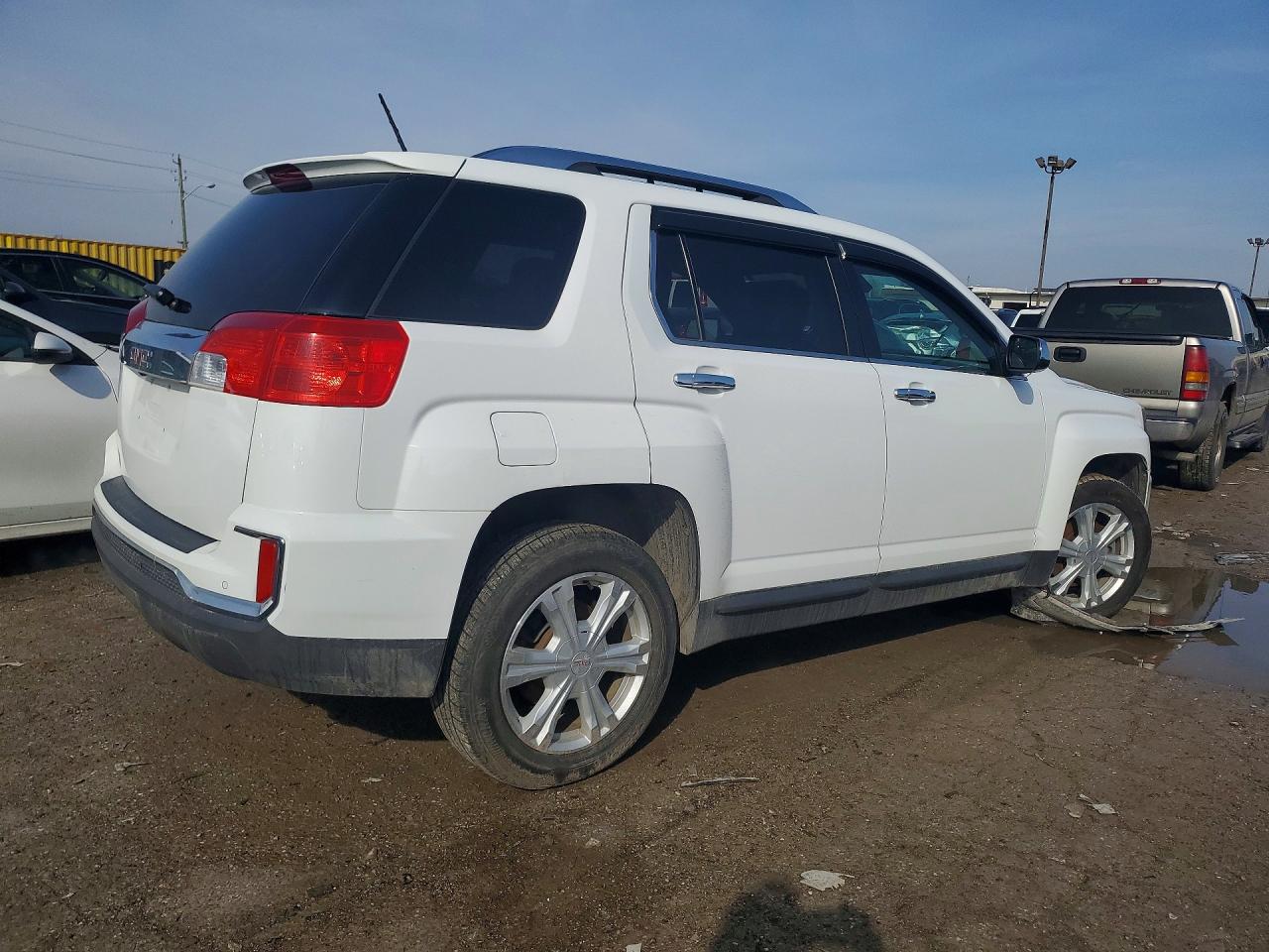 2017 GMC TERRAIN SLT photo 3