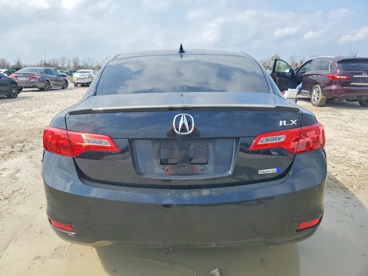 2013 ACURA ILX HYBRID TECH photo 16