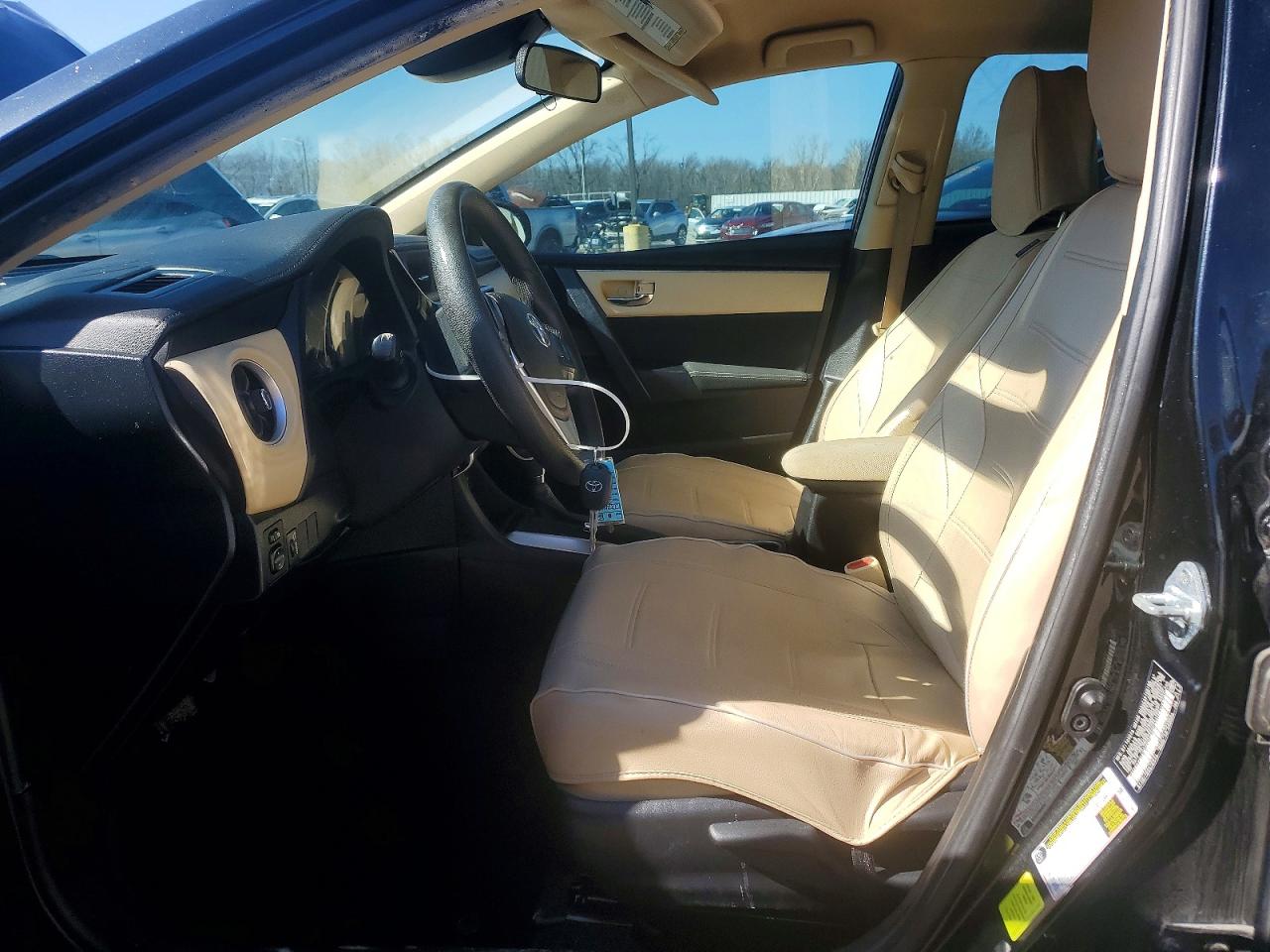 2017 TOYOTA COROLLA LE photo 19