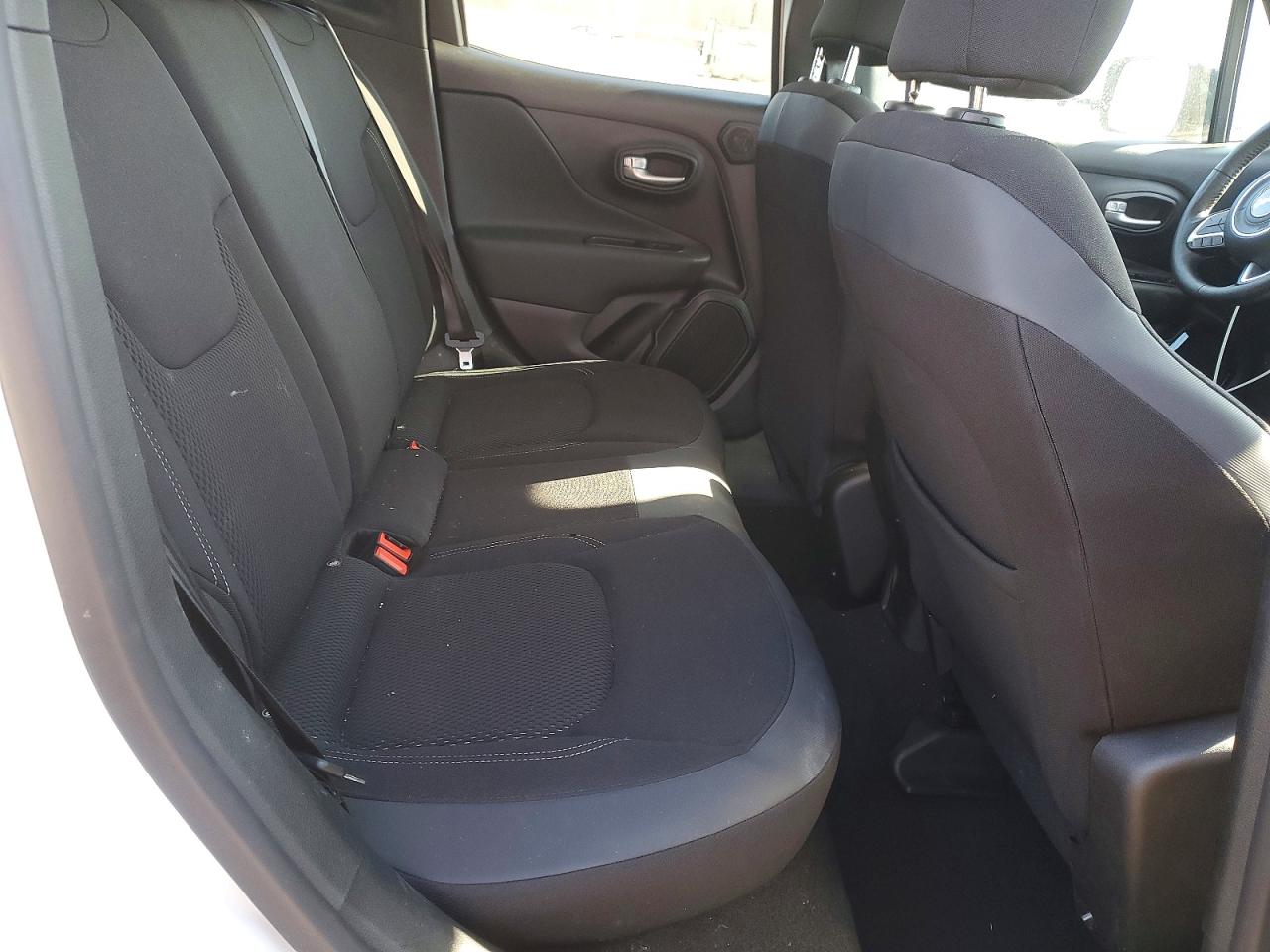 2023 JEEP RENEGADE ALTITUDE photo 11