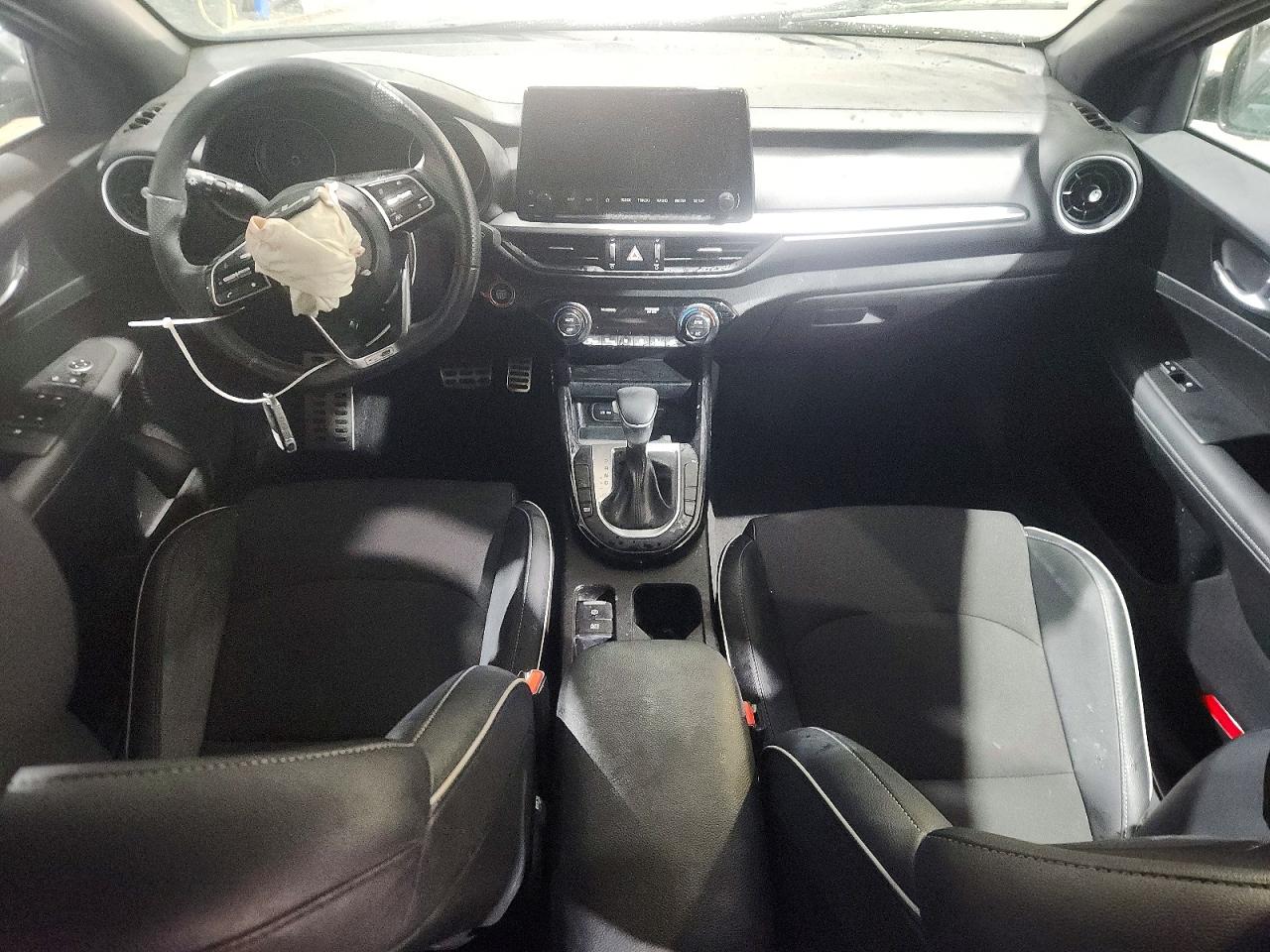 2023 KIA FORTE GT-LINE photo 8