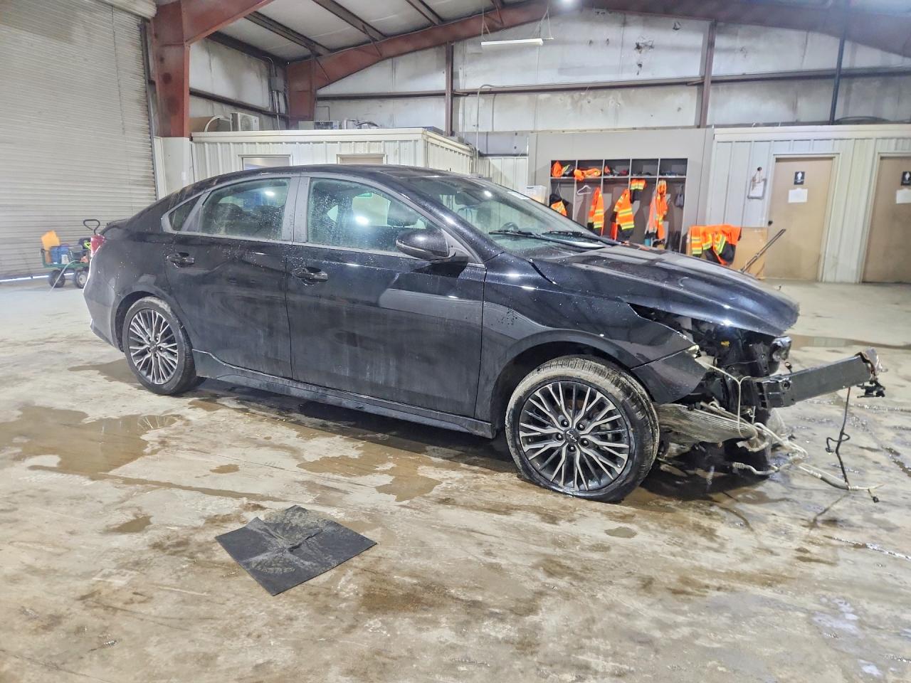 2023 KIA FORTE GT-LINE photo 4