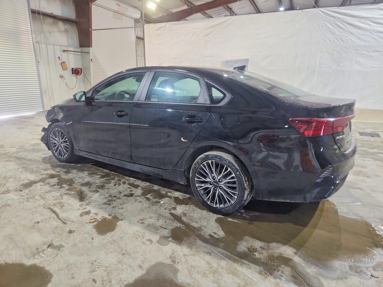 2023 KIA FORTE GT-LINE photo 2
