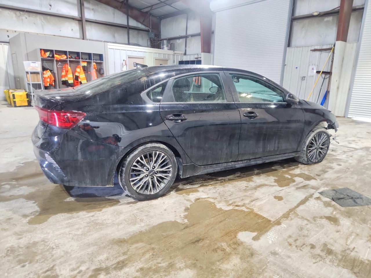 2023 KIA FORTE GT-LINE photo 3