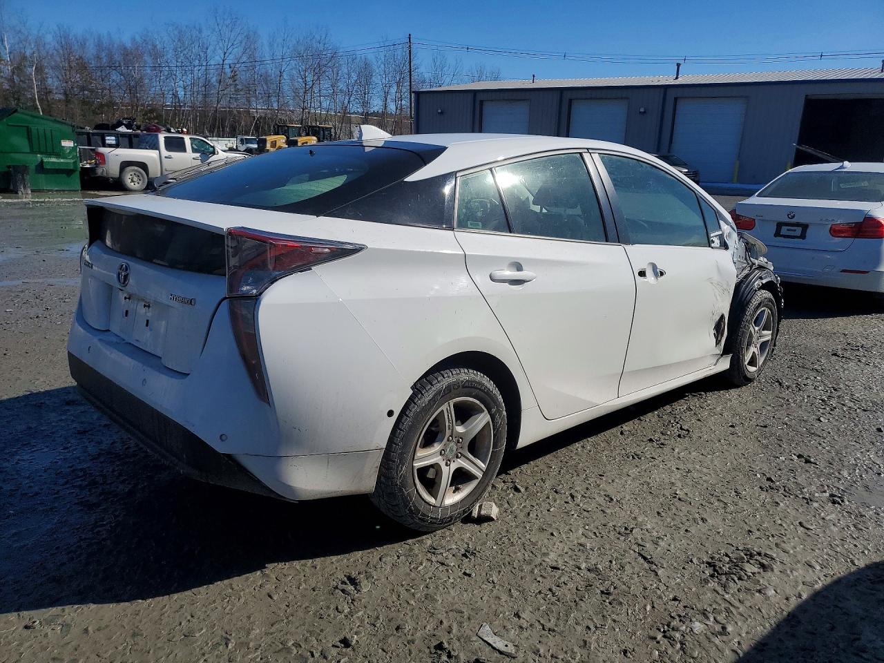 2018 TOYOTA PRIUS TWO photo 7